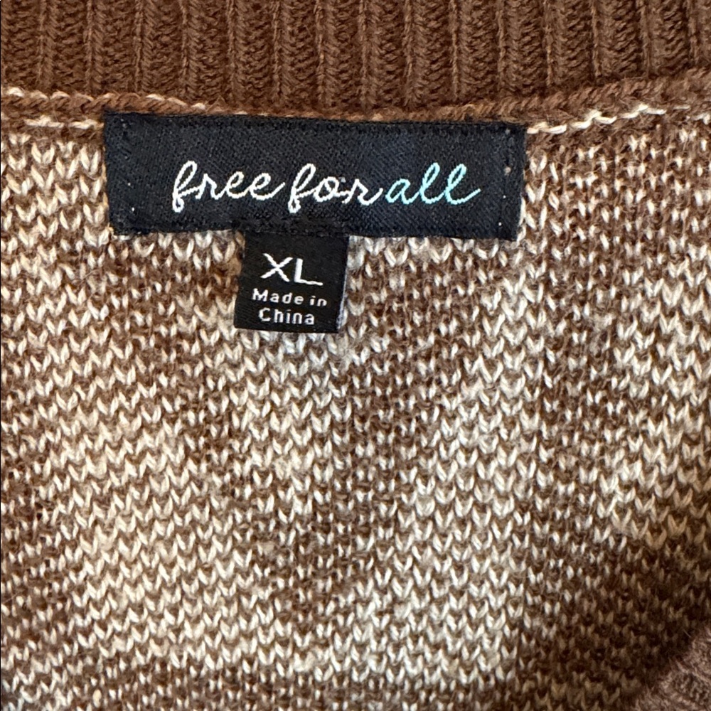 Love Graphic Knit Crop Top in Brown and Cream - Picture 2 of 10